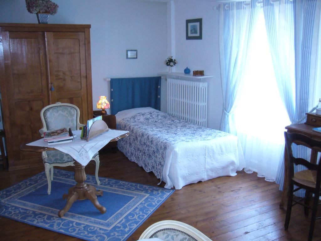 Bed and Breakfast Ferme de Dauval Mandeville-en-Bessin Zimmer foto